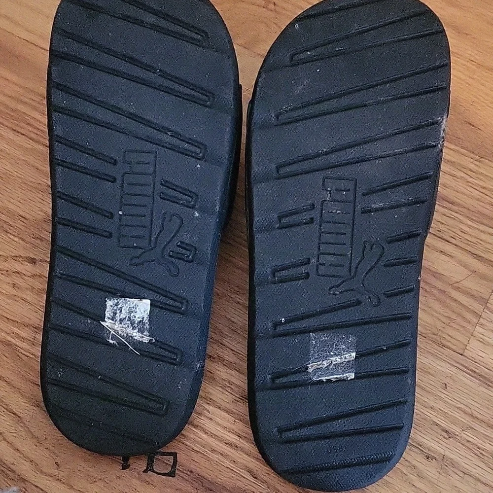 Puma Slides - Picture 5 of 7